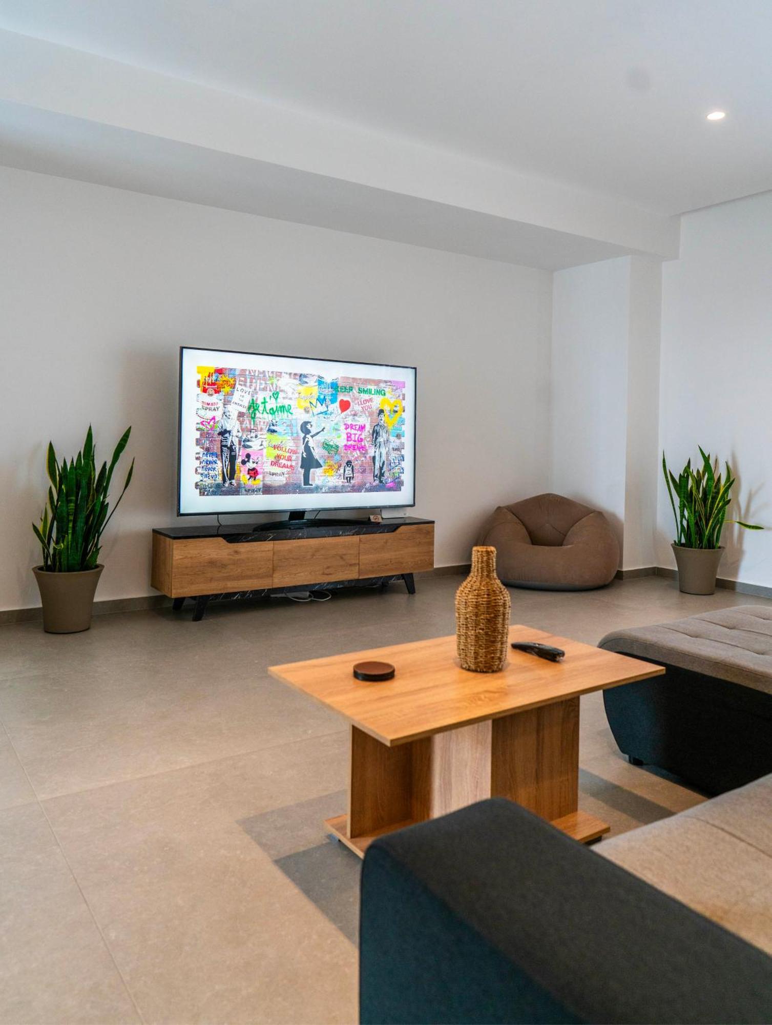 White Luxury Apartment Trikala  Luaran gambar